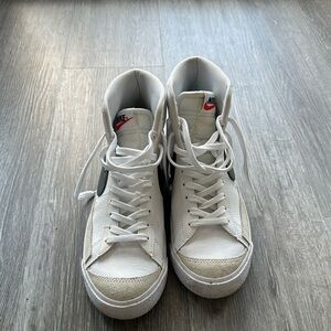 Nike Blazer Mid '77